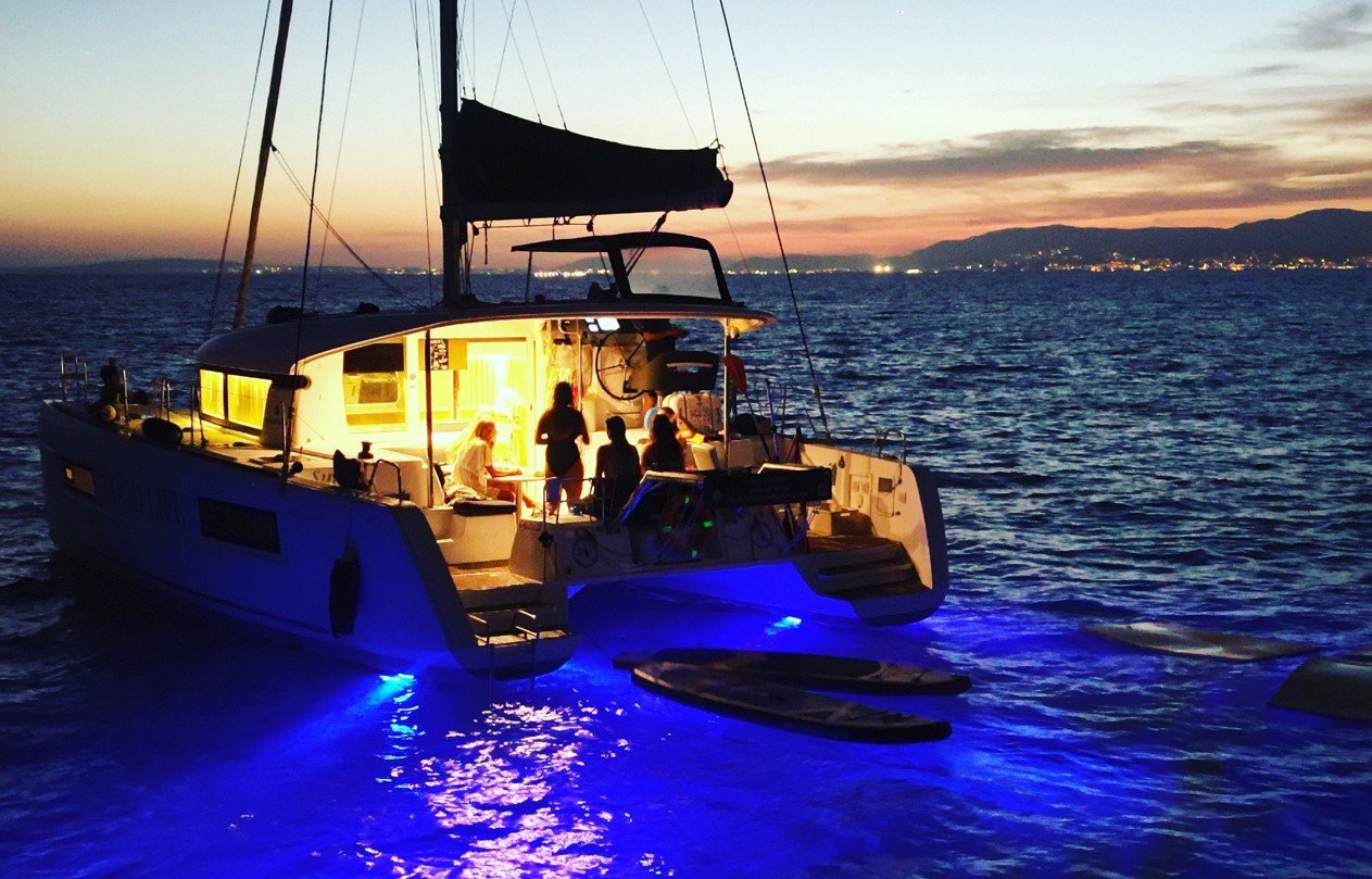 become night in catamaran